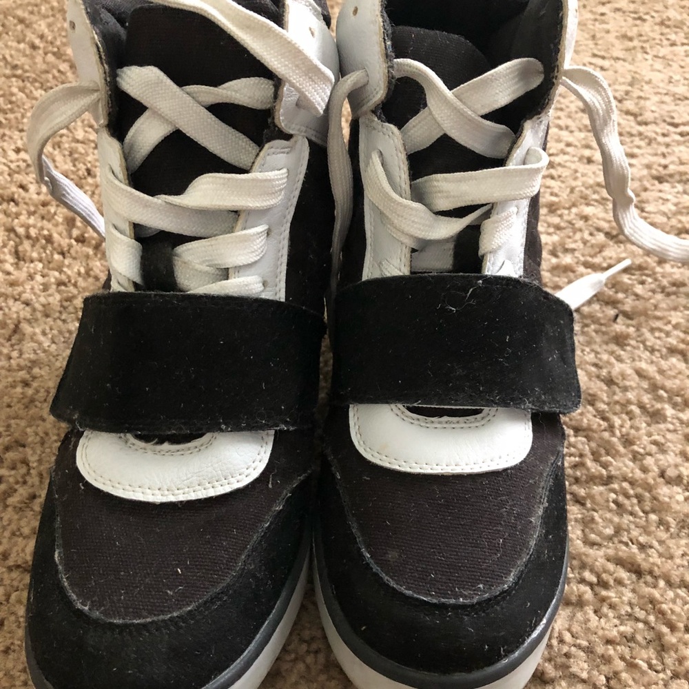 Shoes - Picture 7 of 7